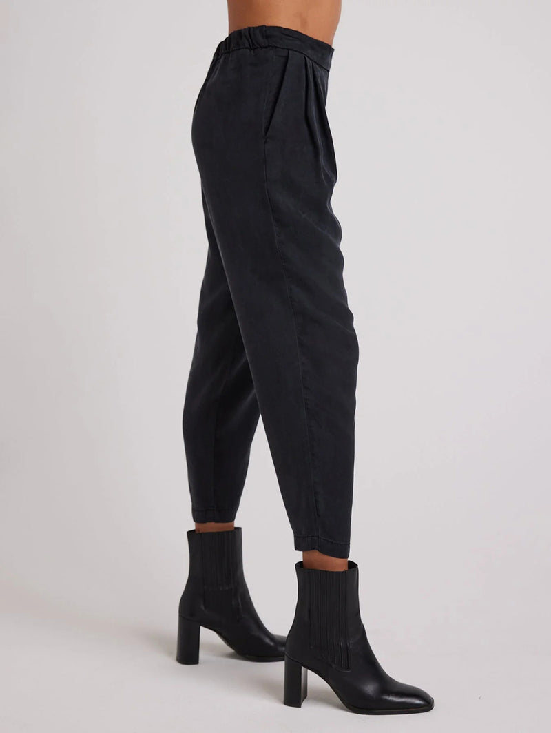 Nico Clean Waist Slouchy Trouser - Black-Bella Dahl-Over the Rainbow